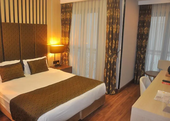 Pell Palace Hotel & Spa
